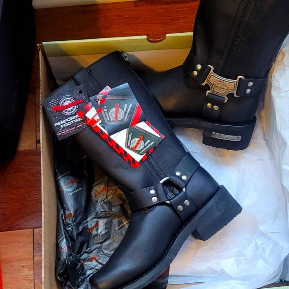 NEW IN BOX!  MILWAUKEE WOMEN'S CLASSIC HARNESS BLACK MB 210 - SIZE 6C